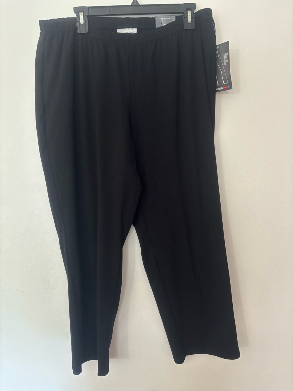 Avenue Shape Enhancing Pull-On Pants Black Petite Size 18/20 Women’s NWT
